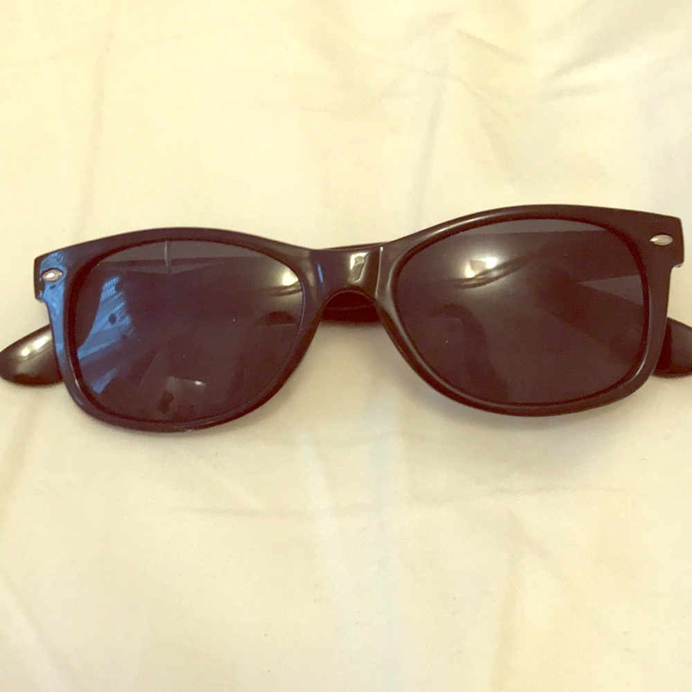 Black sunglasses